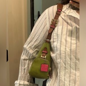 Liz Clairborne green shoulderbag faux leather
